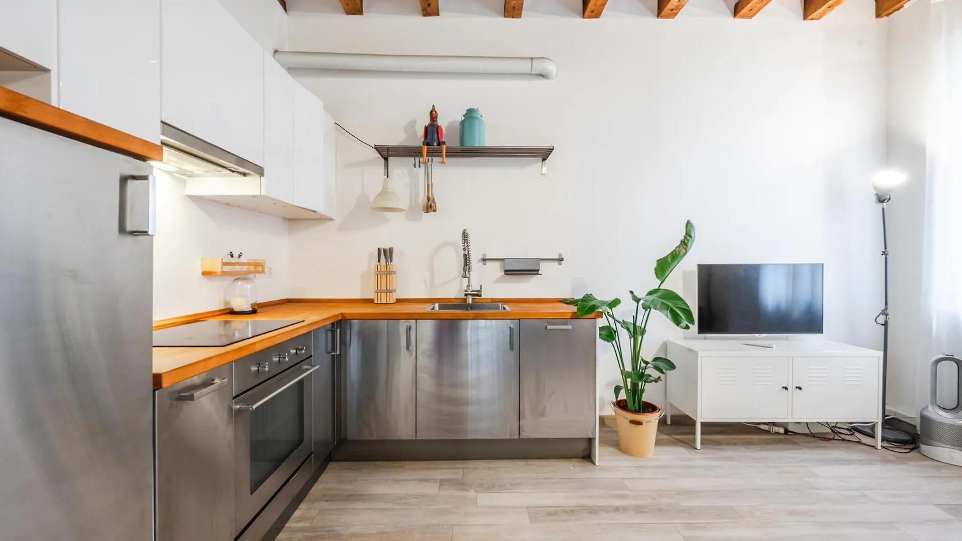 200Mt Metro - Design Apartment For Creative Living Milan