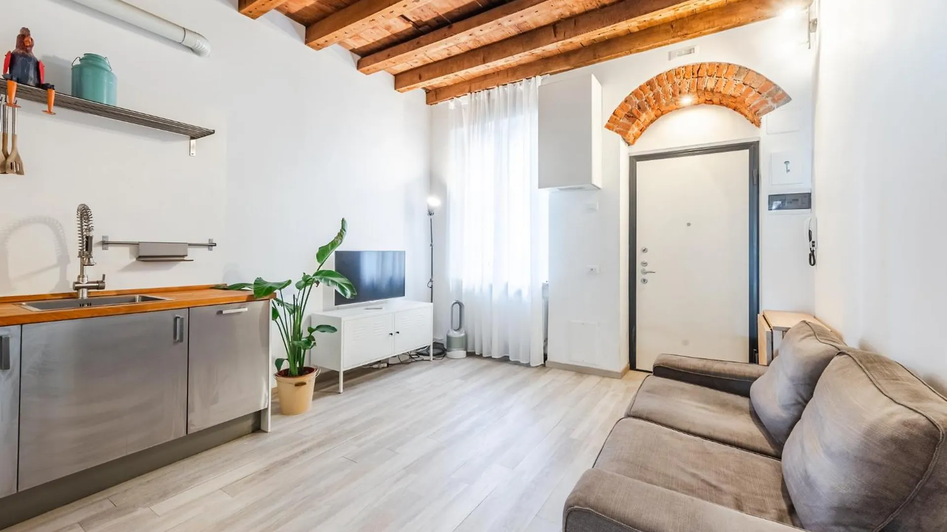 200Mt Metro - Design Apartment For Creative Living Milan