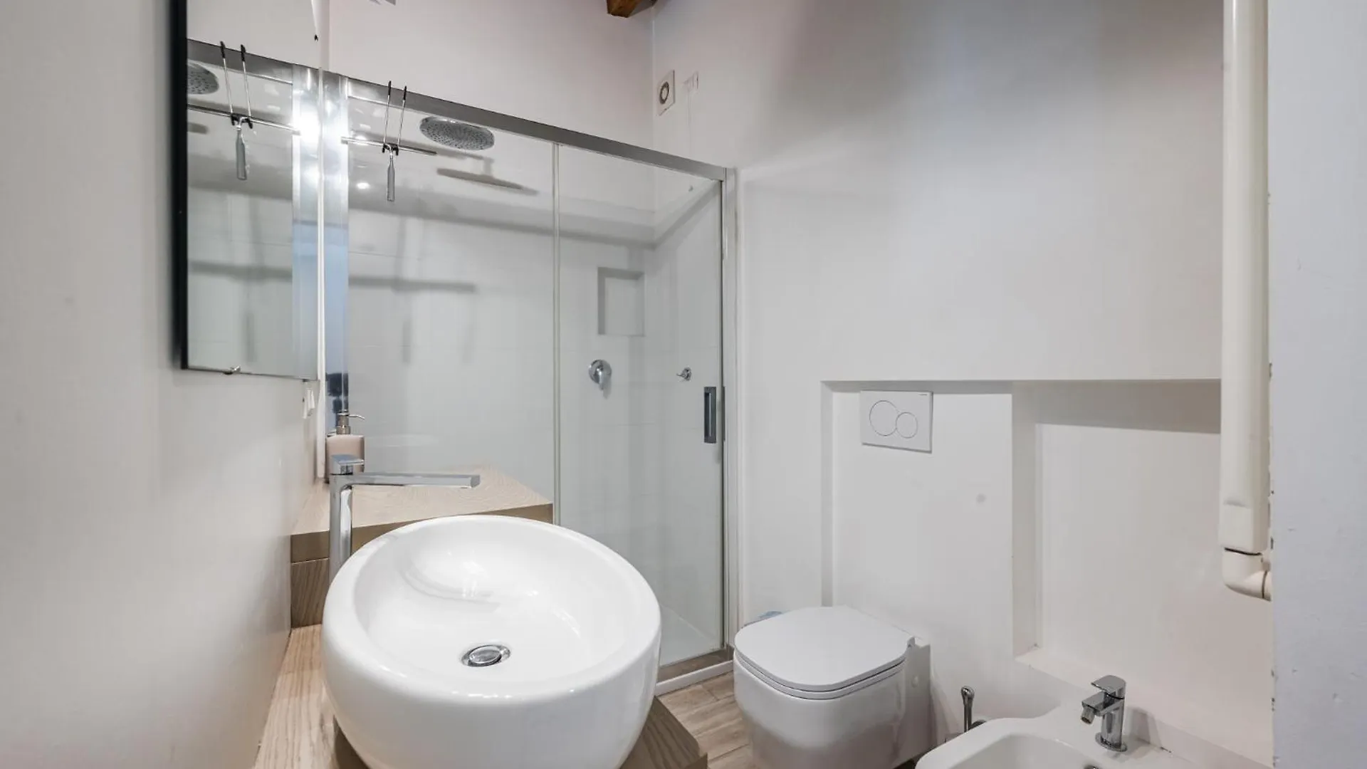 200Mt Metro - Design Apartment For Creative Living Milan