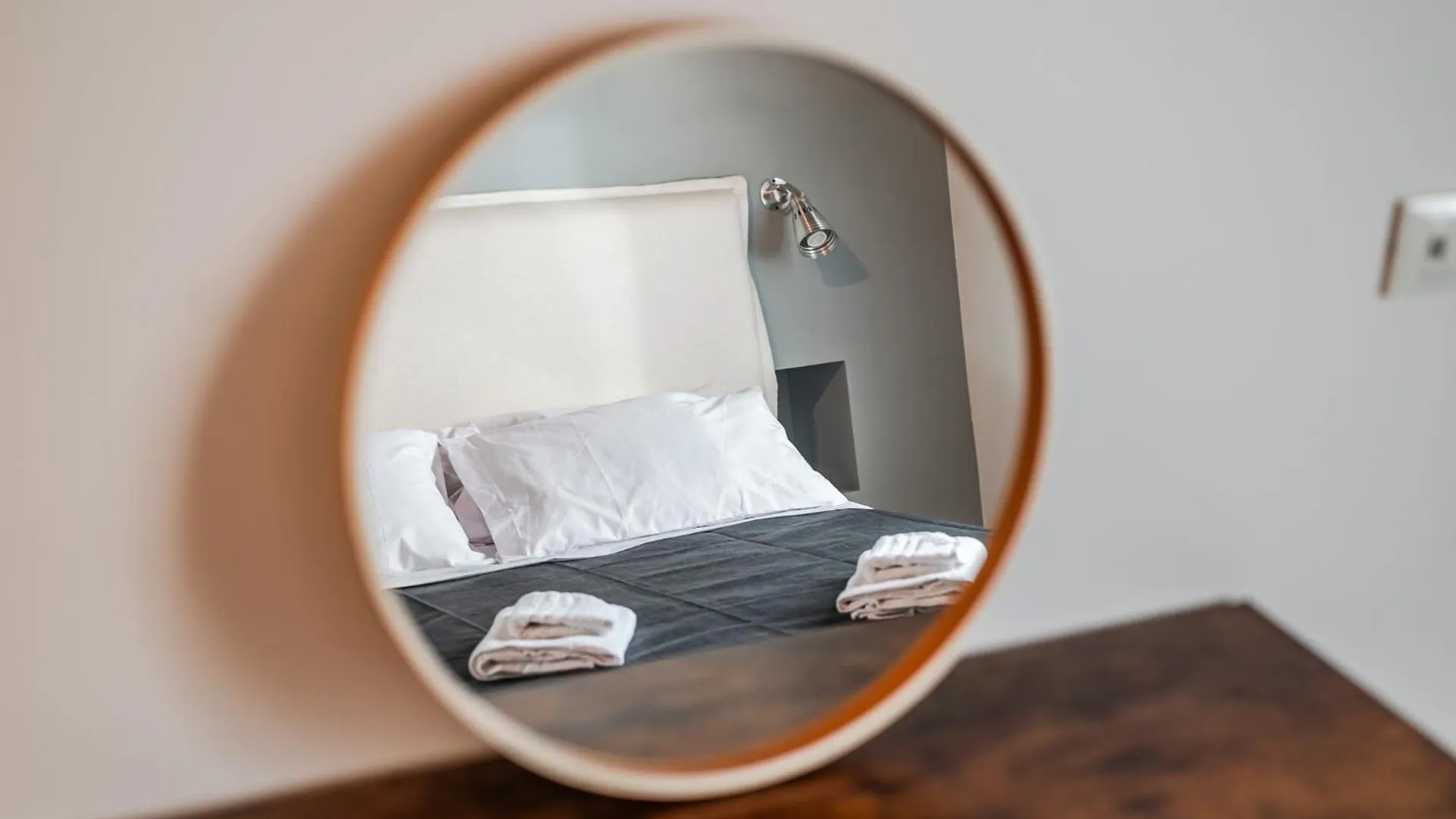 200Mt Metro - Design Apartment For Creative Living Milan Italy